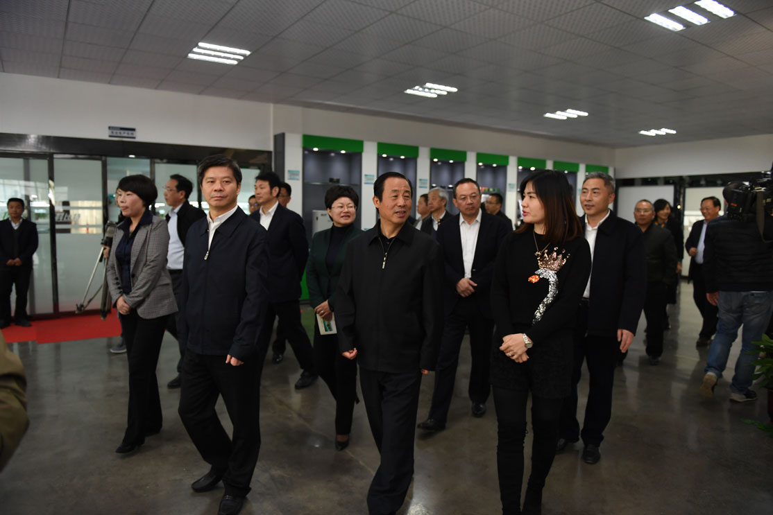 湖南省委副书记、省长许达哲调研乐动手机版