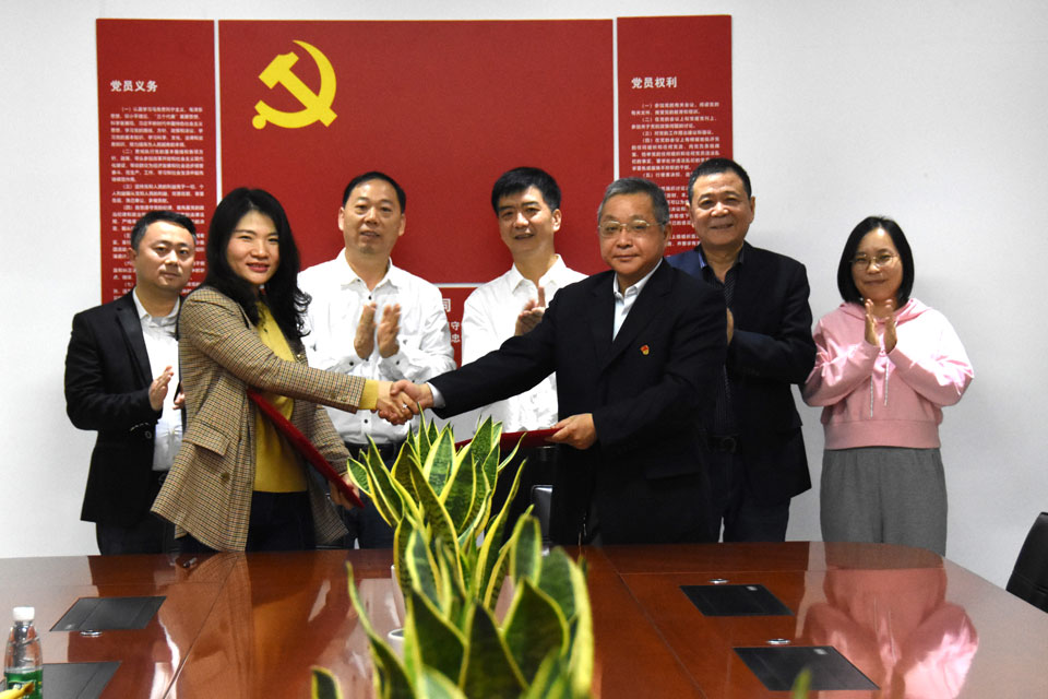 强强联合 共创未来 |乐动手机版防雷与中国能建湖南院签订战略合作协议