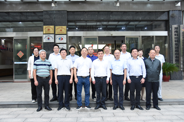 湖北省人大农委主任冯仲凯一行莅临乐动手机版调研指导